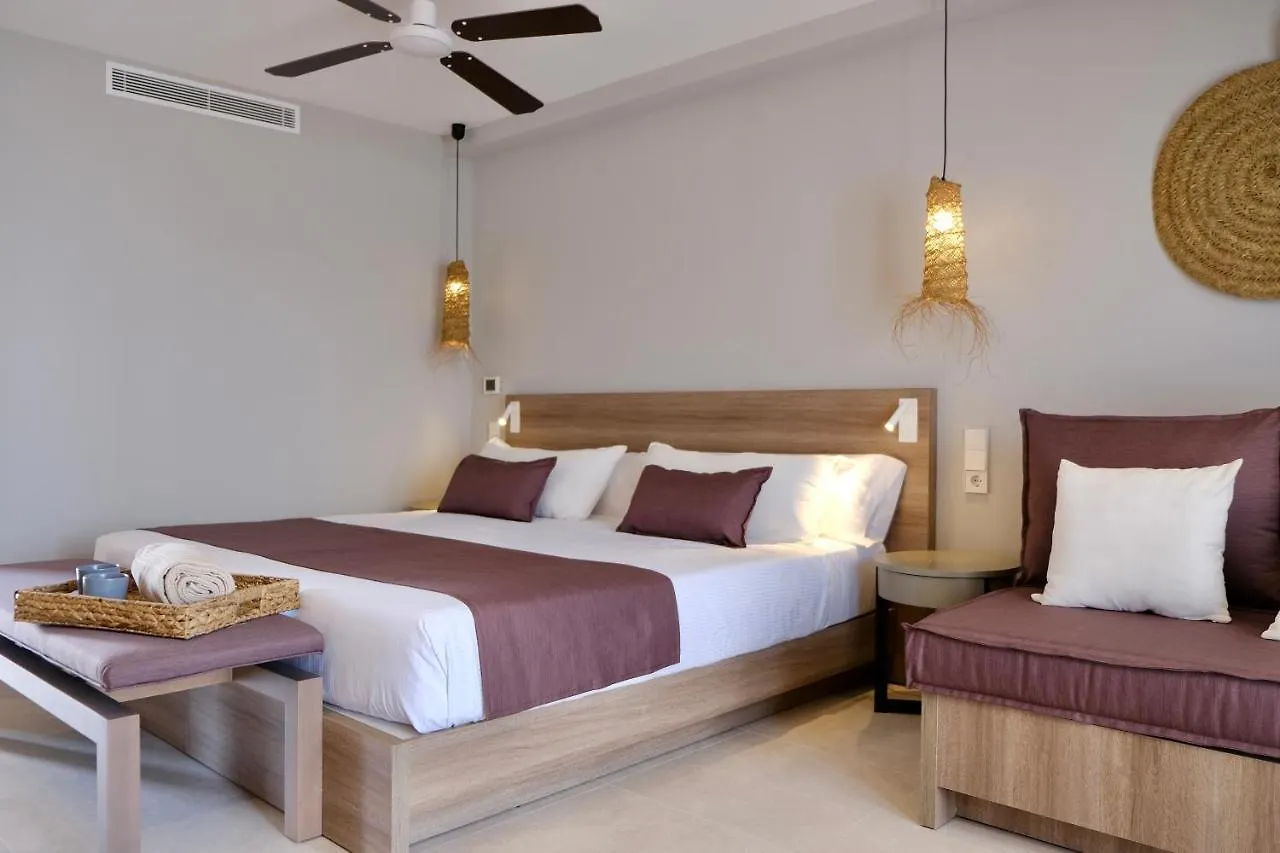 Eques Petit Resort Cala D´Or 4*,